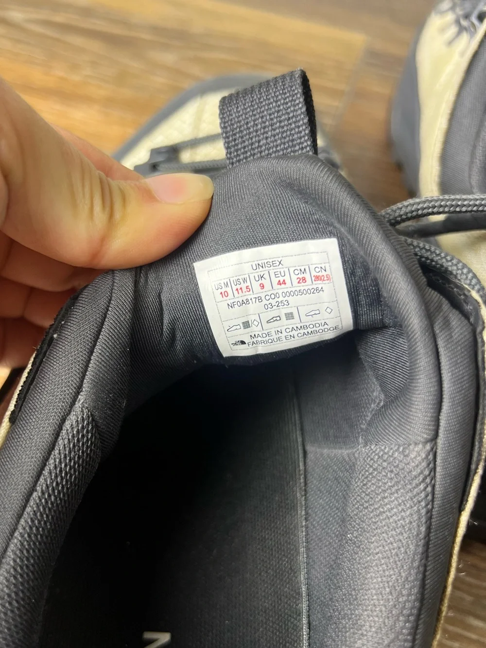 The North Face Glenclyffe Low Men's 10 Beige Black Vibram Hiking Shoes TNF